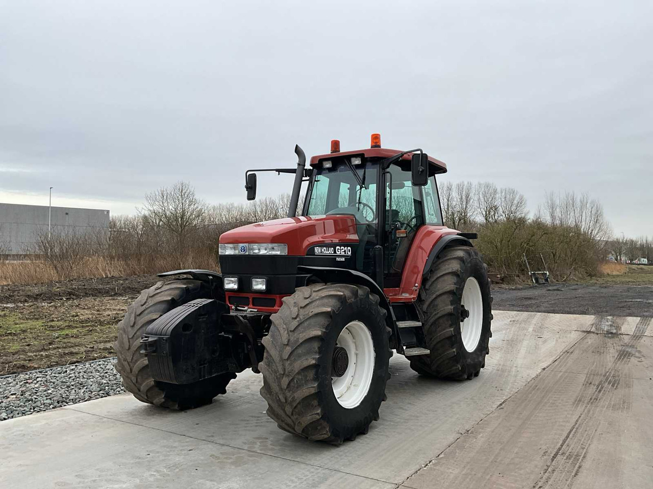 New Holland G210 DT fiatagri - Trator: foto 1 New Holland G210 DT fiatagri - Trator: foto 1