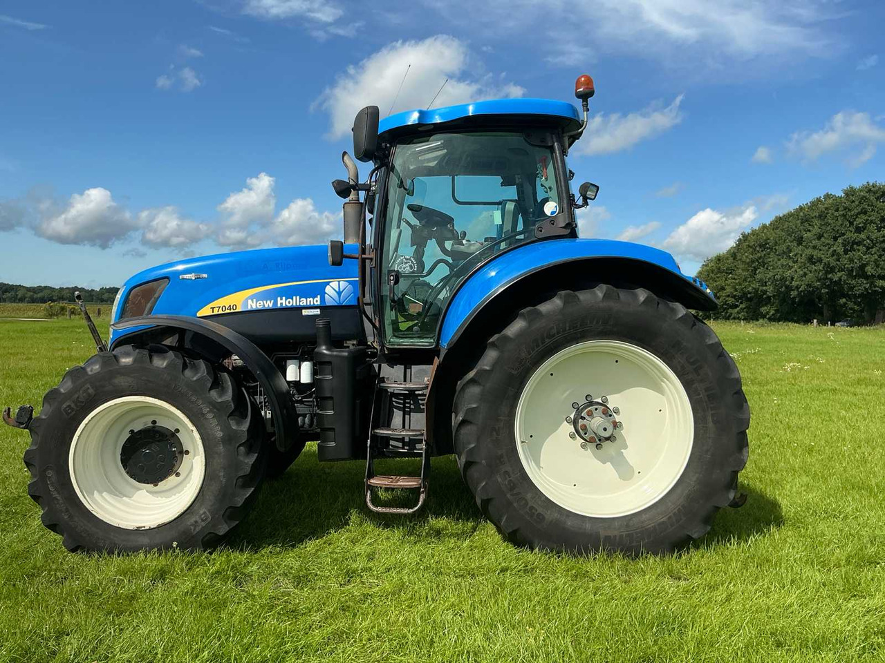 New holland T7040 - Trator: foto 4 New holland T7040 - Trator: foto 4