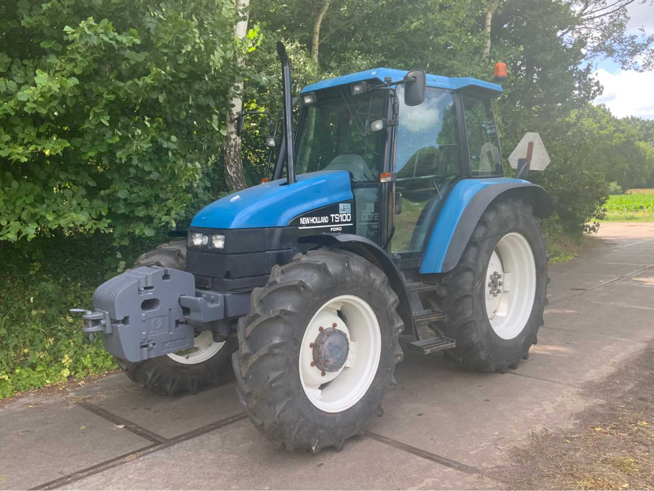 New holland TS-100 - Trator: foto 1 New holland TS-100 - Trator: foto 1