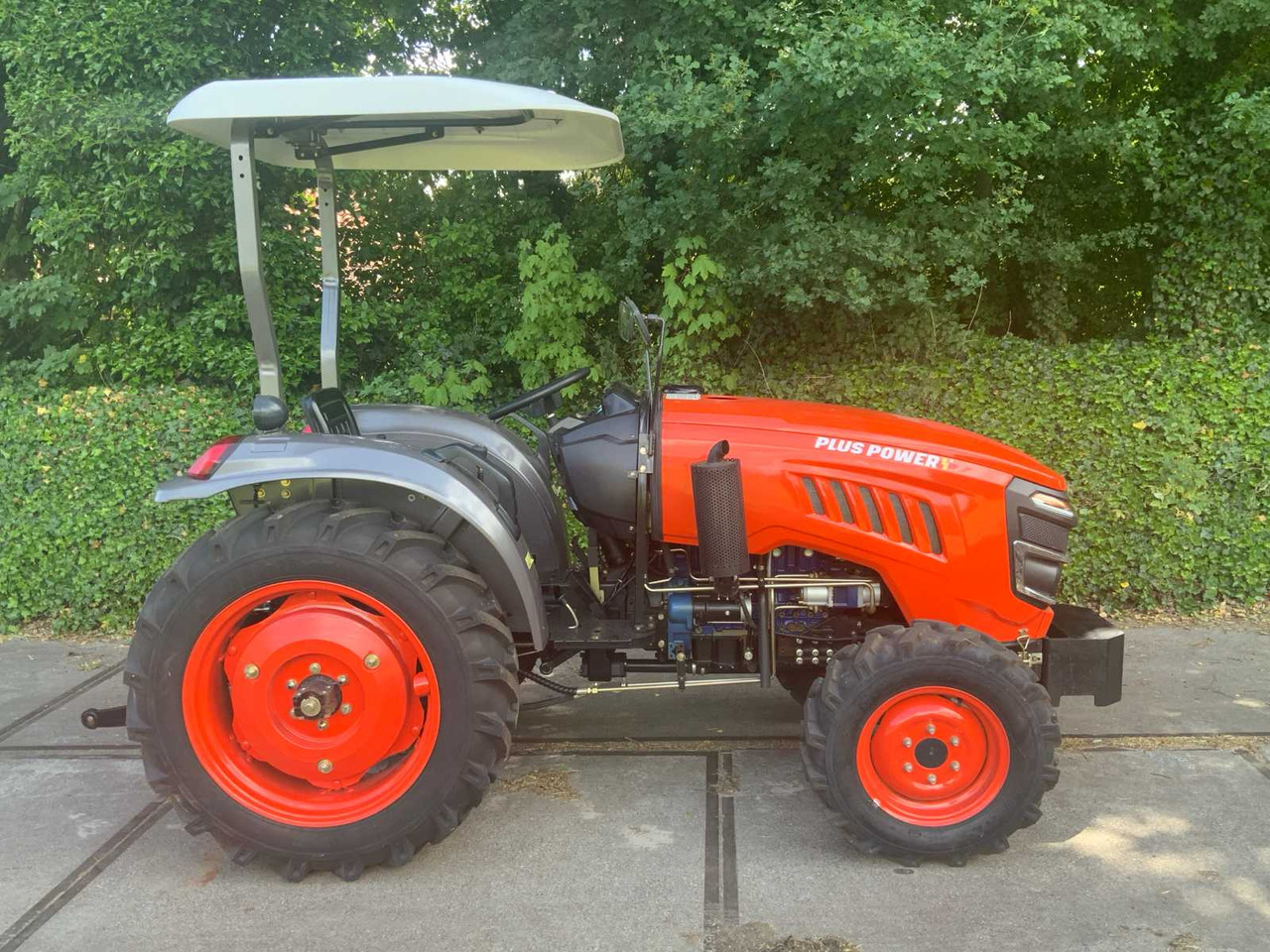Pluspower TT604 - Trator: foto 5 Pluspower TT604 - Trator: foto 5