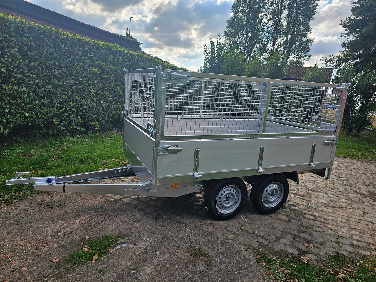 BW TRAILERS - 2025 - NEW - UNBRAKED PLATFORM TRAILER WITH WIRE NET - Reboque: foto 1 BW TRAILERS - 2025 - NEW - UNBRAKED PLATFORM TRAILER WITH WIRE NET - Reboque: foto 1