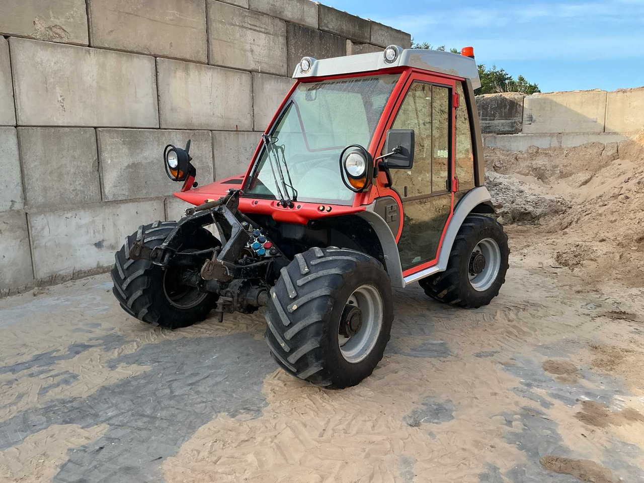 Reform Metrac H7X - Trator: foto 1 Reform Metrac H7X - Trator: foto 1