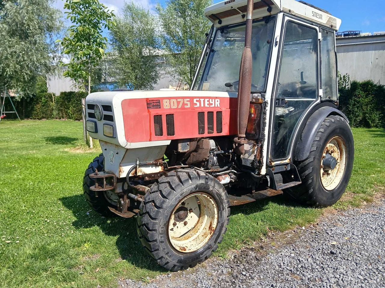 Steyr 8075 - Mini trator: foto 1 Steyr 8075 - Mini trator: foto 1