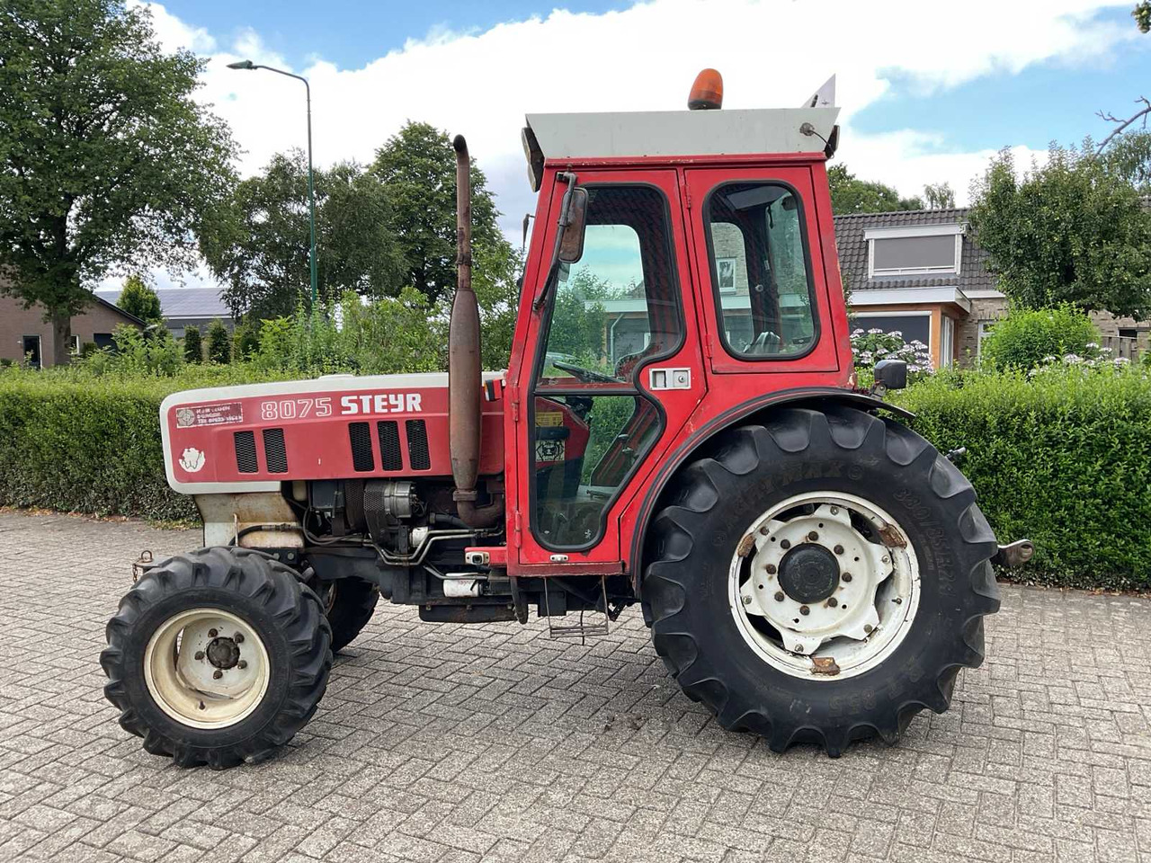 Steyr 8075 - Mini trator: foto 2 Steyr 8075 - Mini trator: foto 2
