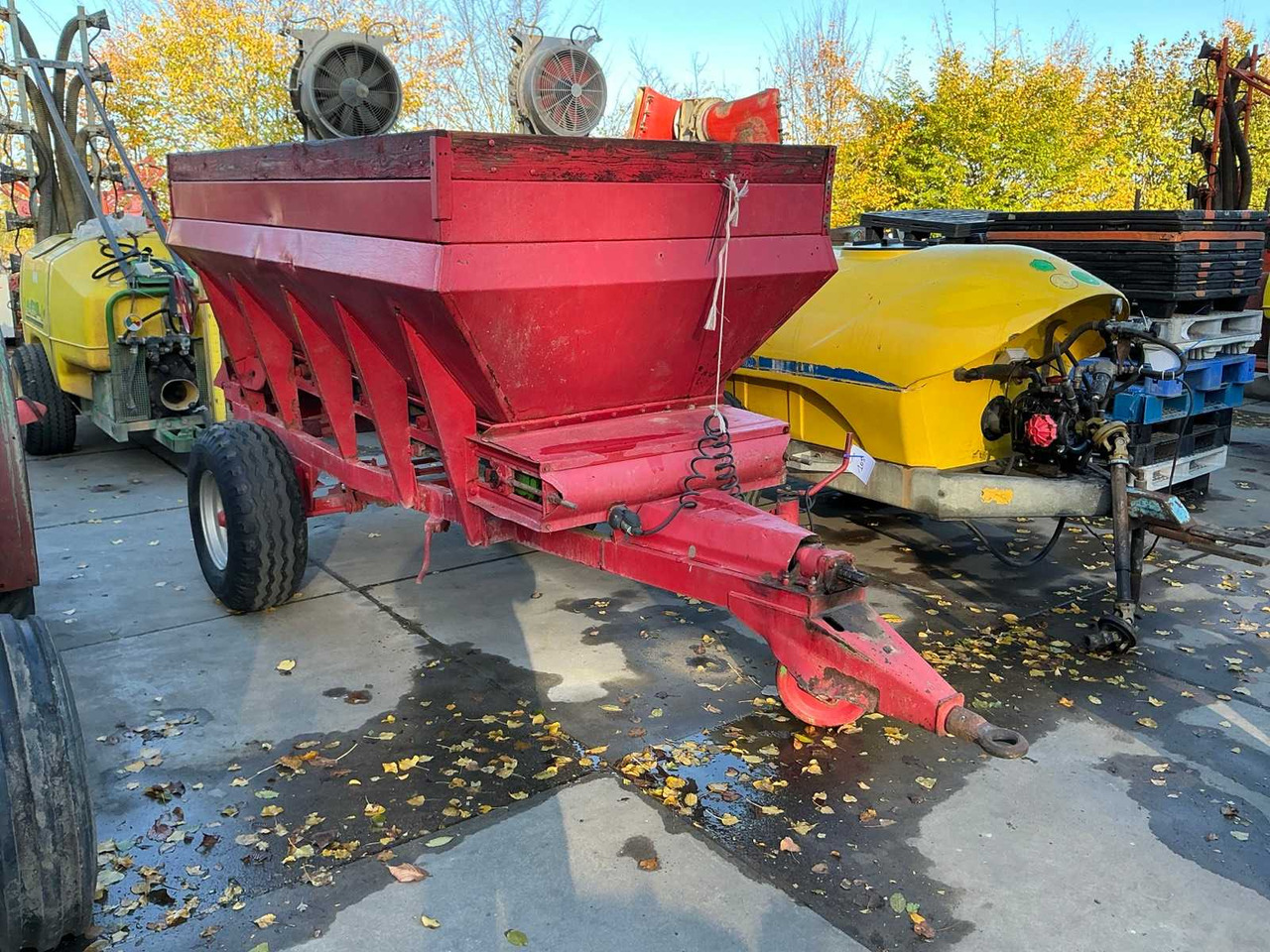 Trailed fertilizer spreader - Distribuidor de fertilizantes: foto 3 Trailed fertilizer spreader - Distribuidor de fertilizantes: foto 3