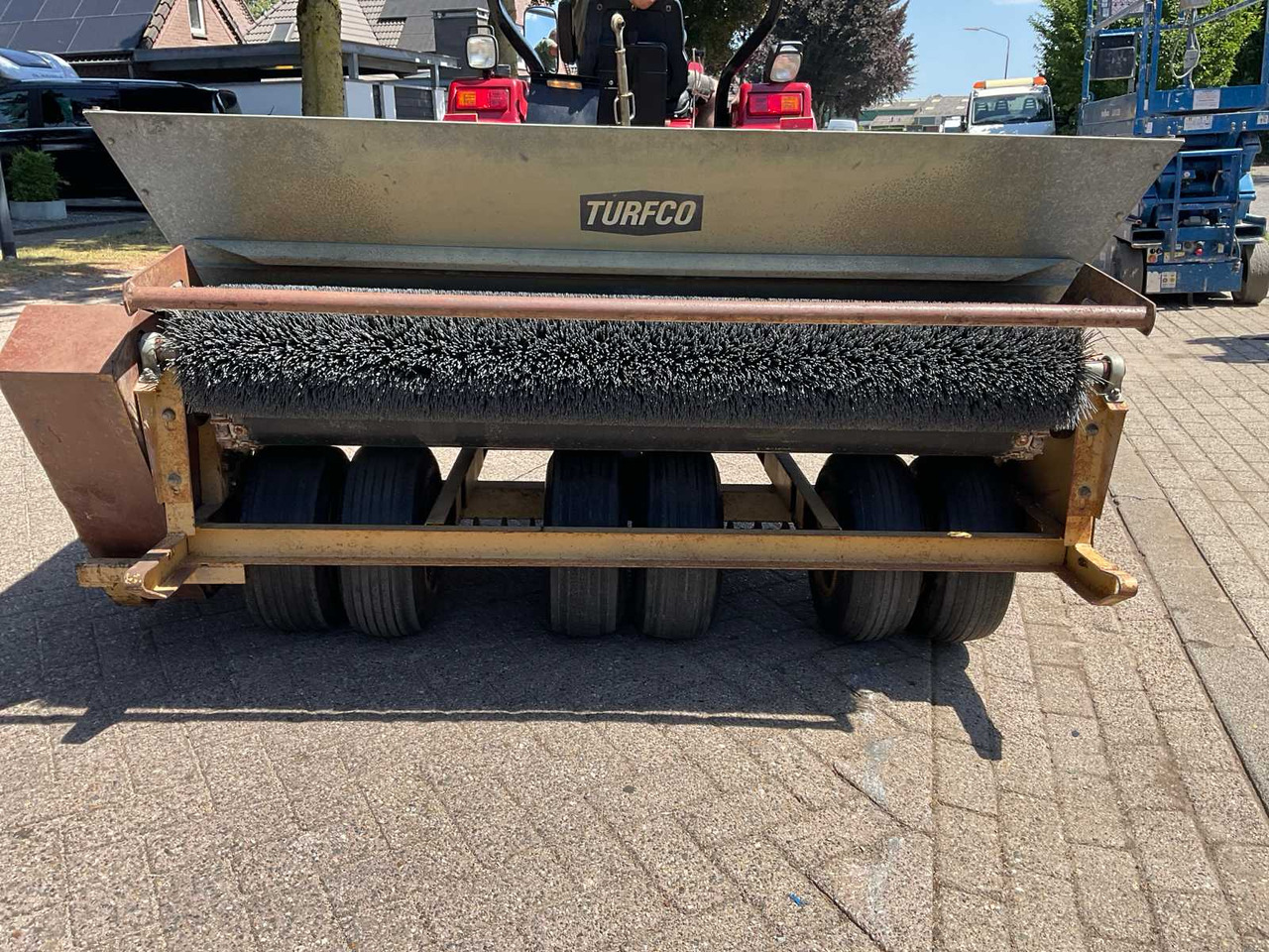 Turfco Mete-r-matic III Top Dresser - Equipamentos para jardinagem: foto 5 Turfco Mete-r-matic III Top Dresser - Equipamentos para jardinagem: foto 5