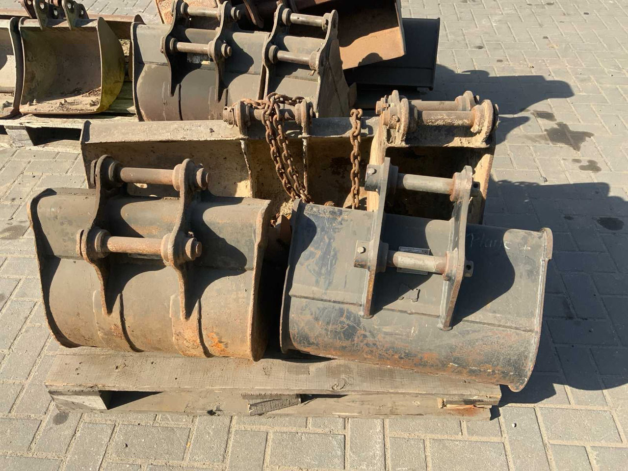 Various excavator buckets (4x) - Balde escavadora: foto 2 Various excavator buckets (4x) - Balde escavadora: foto 2