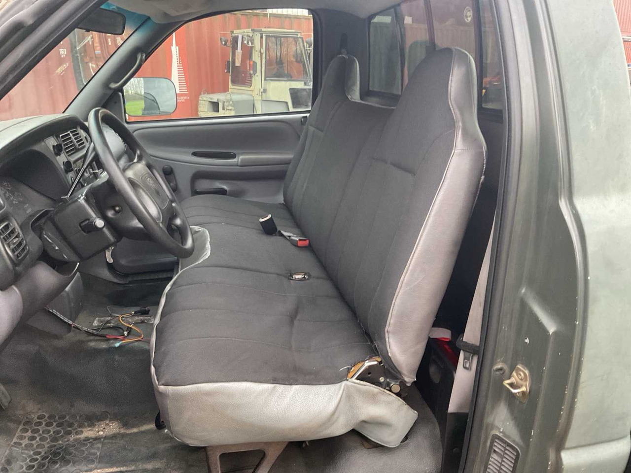 2000 DODGE 2500 RAM AIRCRAFT TUG - Veículo comercial: foto 5 2000 DODGE 2500 RAM AIRCRAFT TUG - Veículo comercial: foto 5