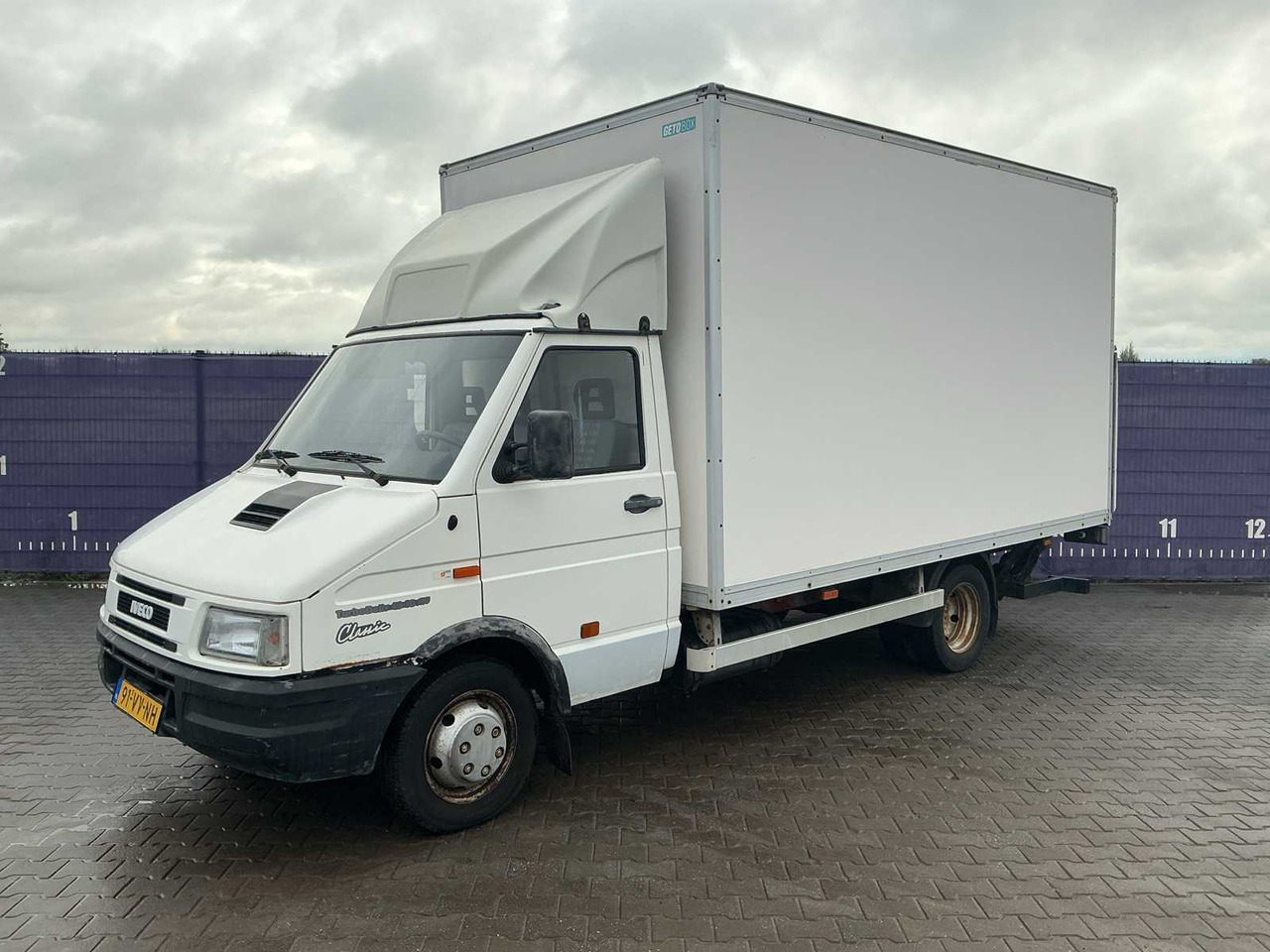 2001 - IVECO - DAILY - 35.10 TD 360 CM - COMMERCIAL VEHICLE/BOX TRUCK - Veículo comercial: foto 1 2001 - IVECO - DAILY - 35.10 TD 360 CM - COMMERCIAL VEHICLE/BOX TRUCK - Veículo comercial: foto 1