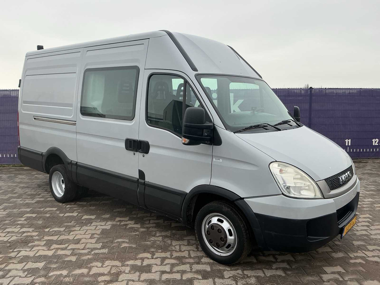 2011 - IVECO - DAILY - 35C15V 330 H3 - COMMERCIAL VEHICLE - Veículo comercial: foto 2 2011 - IVECO - DAILY - 35C15V 330 H3 - COMMERCIAL VEHICLE - Veículo comercial: foto 2