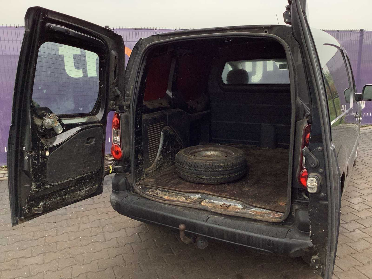 2013 - PEUGEOT - PARTNER - 120 1.6 HDI L1XR PR+ - COMMERCIAL VEHICLE - Veículo comercial: foto 5 2013 - PEUGEOT - PARTNER - 120 1.6 HDI L1XR PR+ - COMMERCIAL VEHICLE - Veículo comercial: foto 5