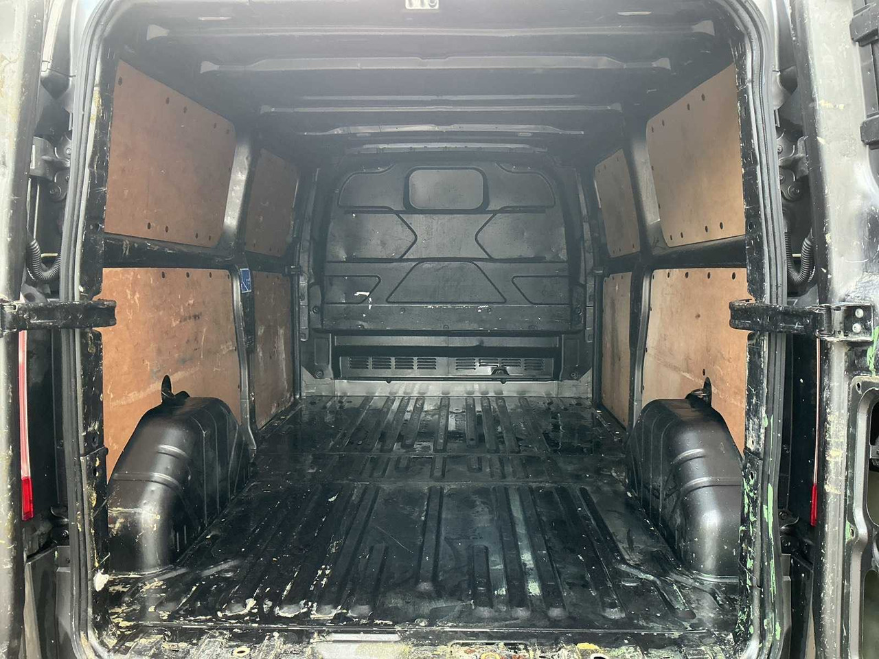 2021 - FORD - TRANSIT CUSTOM - 300 2.0 TDCI L2H2 LI - COMMERCIAL VEHICLE - Veículo comercial: foto 5 2021 - FORD - TRANSIT CUSTOM - 300 2.0 TDCI L2H2 LI - COMMERCIAL VEHICLE - Veículo comercial: foto 5