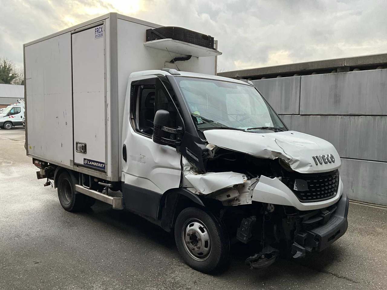 IVECO DAILY 35C14 REFRIGERATED TRUCK - COMMERCIAL VEHICLE (DAMAGE) - Veículo comercial: foto 3 IVECO DAILY 35C14 REFRIGERATED TRUCK - COMMERCIAL VEHICLE (DAMAGE) - Veículo comercial: foto 3