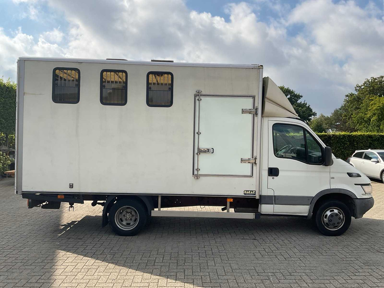 IVECO DAILY 40C12 375 HORSE TRUCK SMALL LICENSE - Veículo comercial: foto 3 IVECO DAILY 40C12 375 HORSE TRUCK SMALL LICENSE - Veículo comercial: foto 3