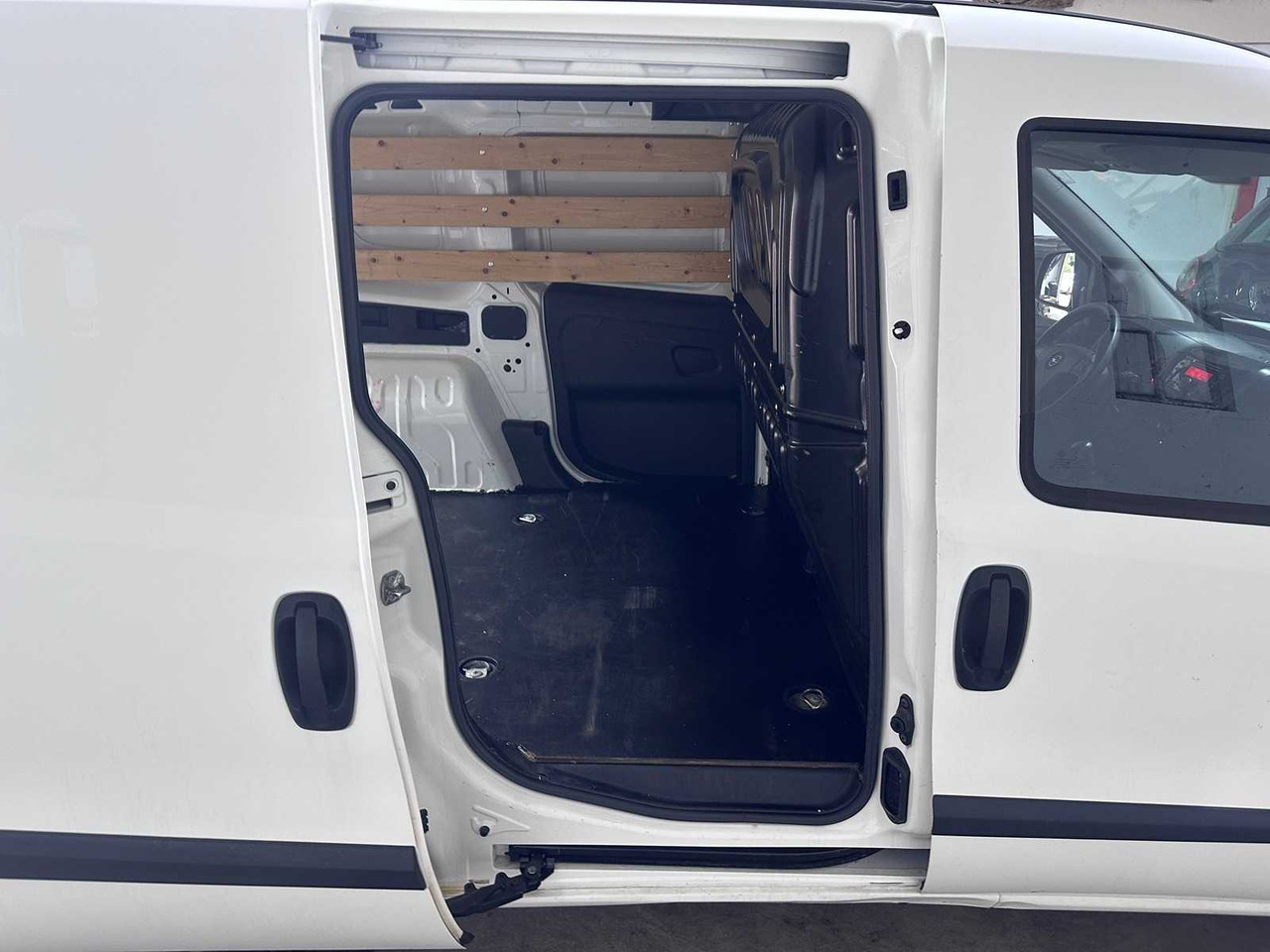 OPEL - COMBO - 1.3 CDTI L1H1 EDIT. - V-570-JT - Veículo comercial: foto 5 OPEL - COMBO - 1.3 CDTI L1H1 EDIT. - V-570-JT - Veículo comercial: foto 5