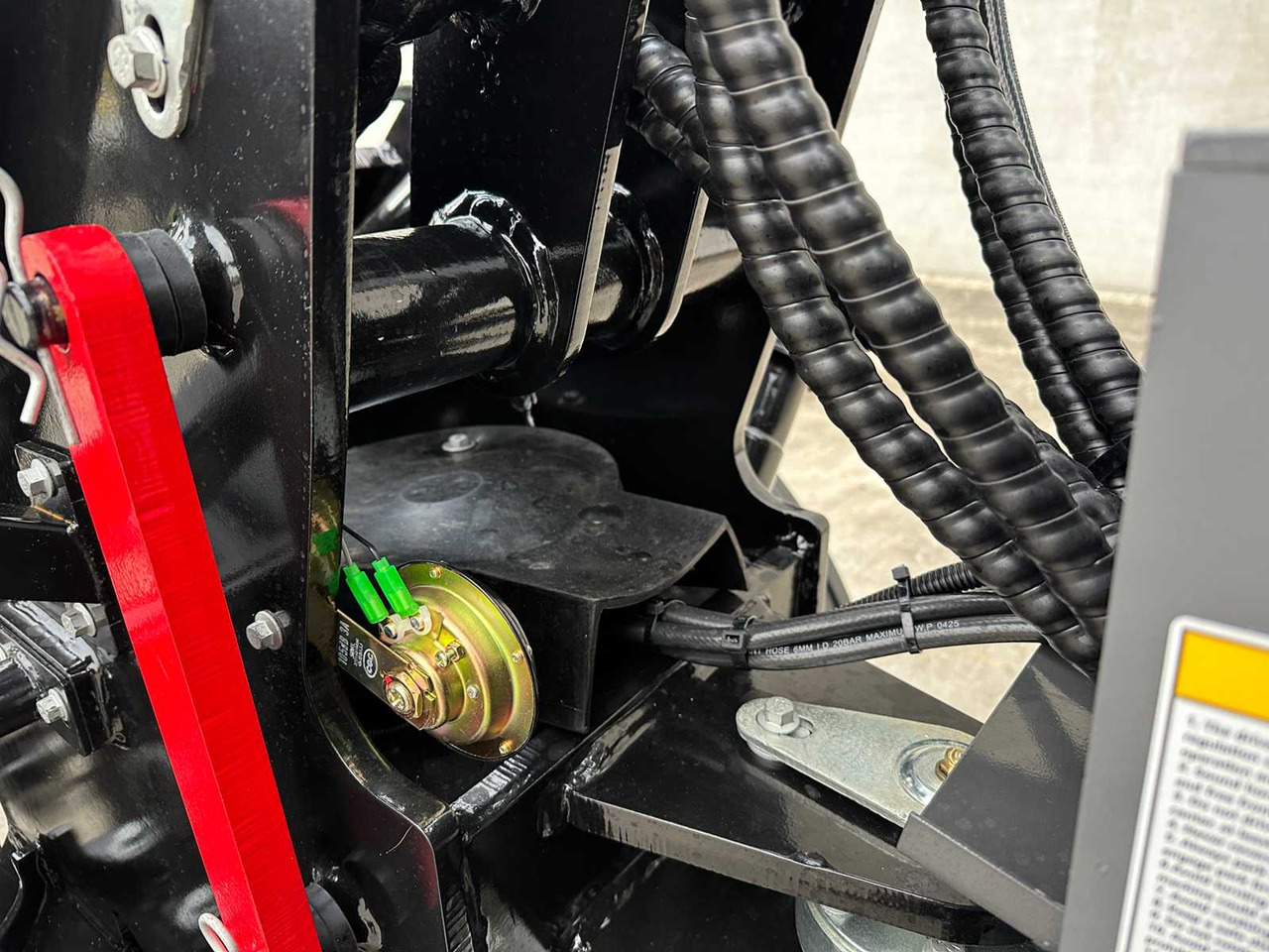 Pá carregadora de rodas WOLF - 2025 - MINI 750 - WHEEL LOADER MINI 750: foto 21 Pá carregadora de rodas WOLF - 2025 - MINI 750 - WHEEL LOADER MINI 750: foto 21