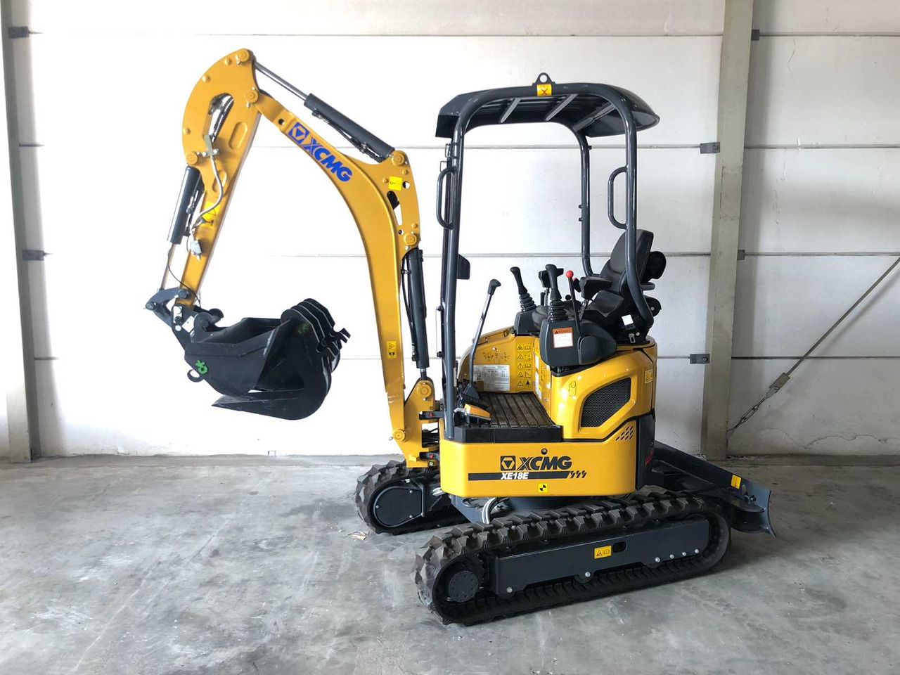 XCMG XE18E - Escavadora de rastos: foto 1 XCMG XE18E - Escavadora de rastos: foto 1