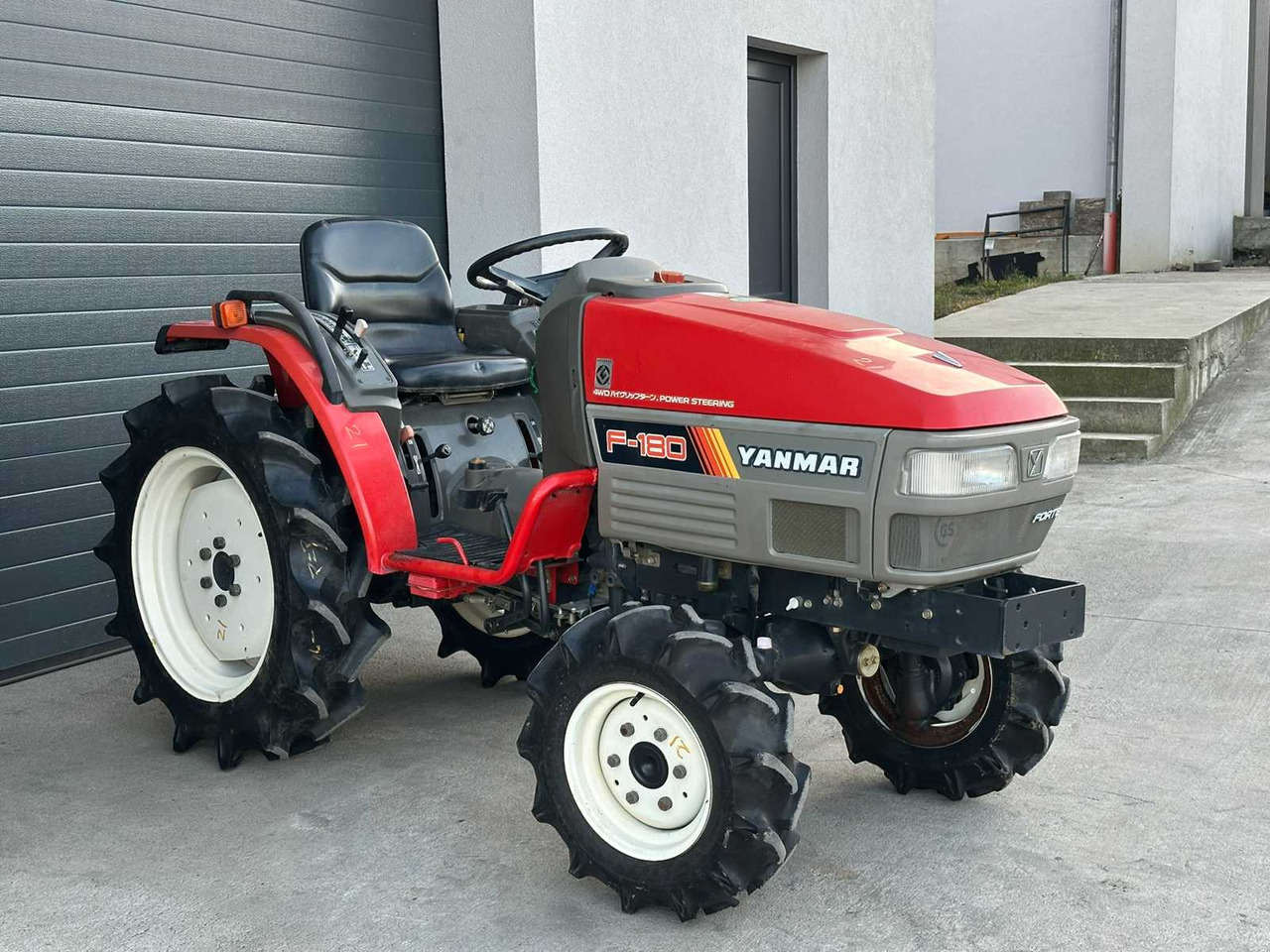 YANMAR - F-180 - 4-WHEEL DRIVE TRACTOR - Trator: foto 4 YANMAR - F-180 - 4-WHEEL DRIVE TRACTOR - Trator: foto 4