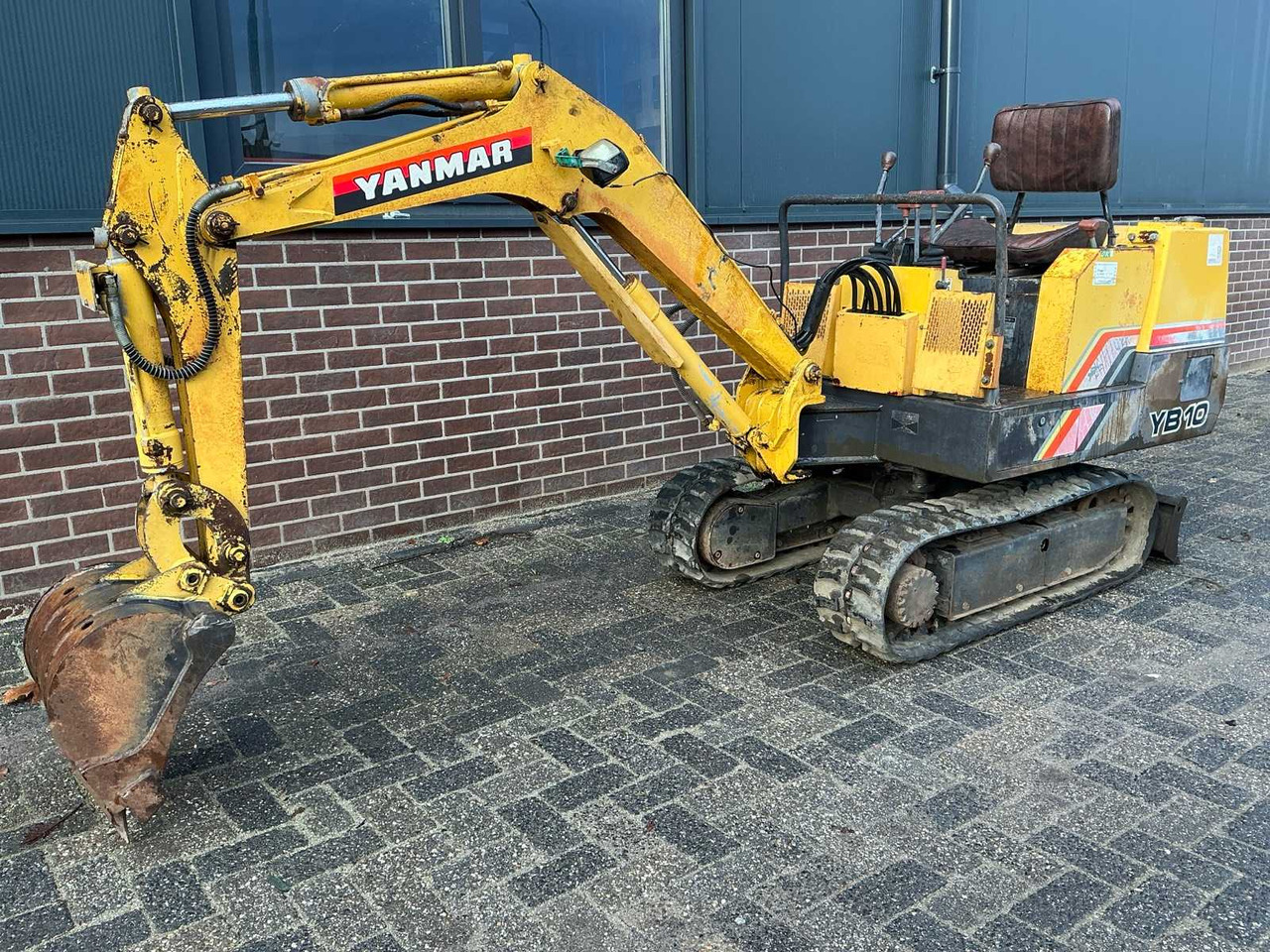YANMAR YB10 MINI EXCAVATOR - Mini escavadeira: foto 1 YANMAR YB10 MINI EXCAVATOR - Mini escavadeira: foto 1