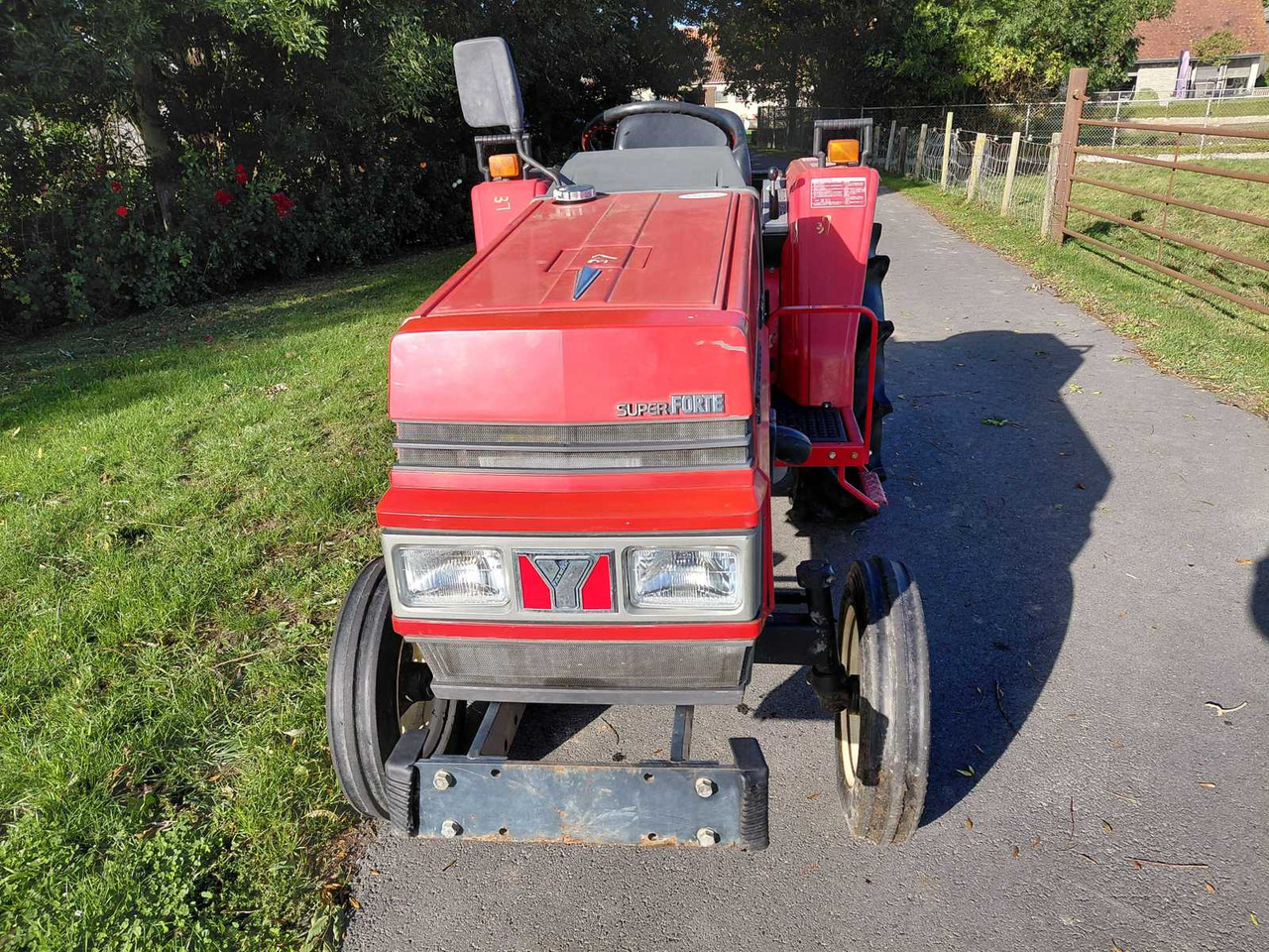 Yanmar F125 - Mini trator: foto 2 Yanmar F125 - Mini trator: foto 2