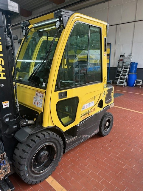 Hyster H2.5FT - Empilhadeira a diesel: foto 1 Hyster H2.5FT - Empilhadeira a diesel: foto 1