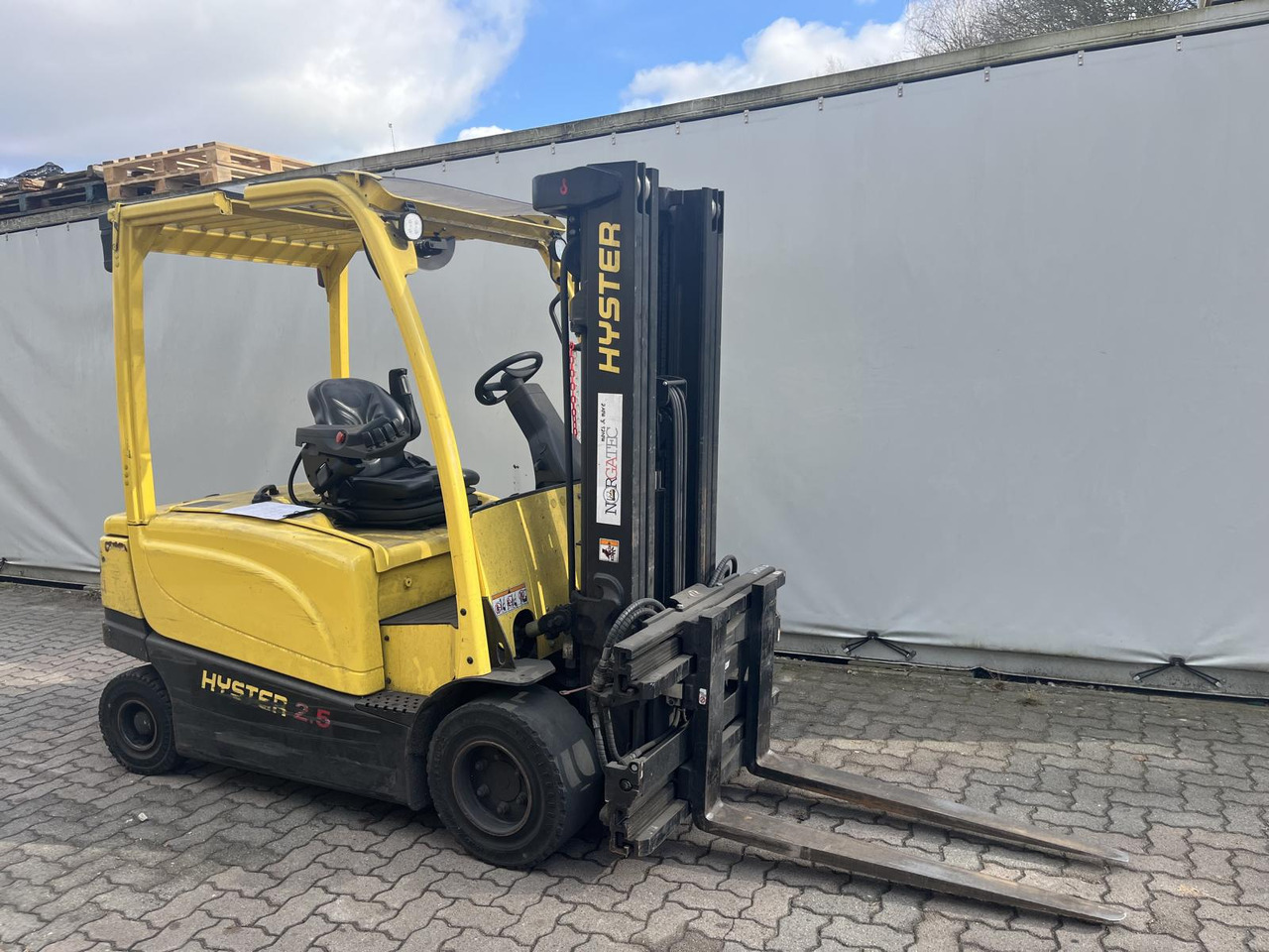 Hyster J2.5XN - Empilhadeira elétrica: foto 1 Hyster J2.5XN - Empilhadeira elétrica: foto 1