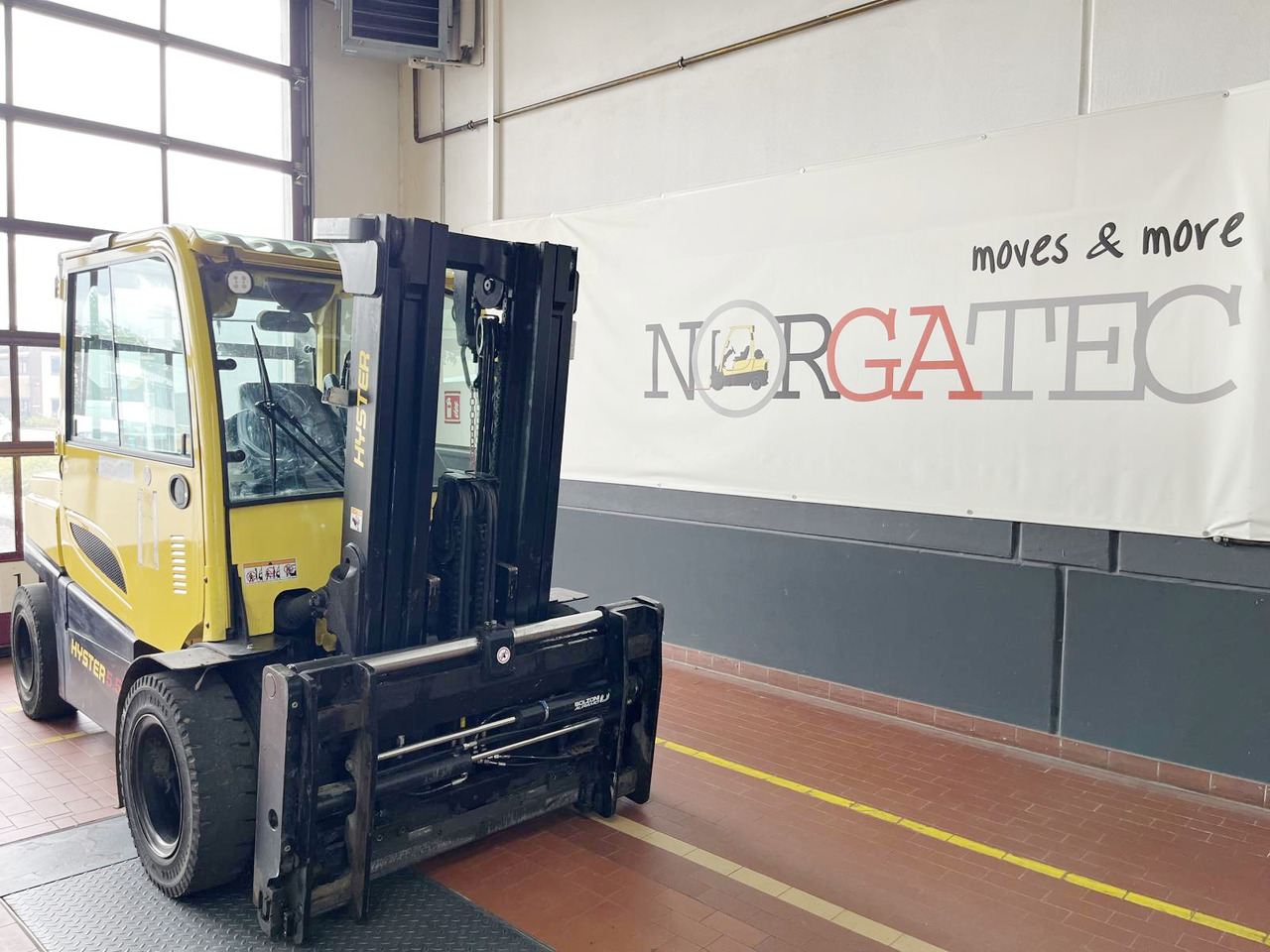 Hyster J5.5XN6 Advance - Empilhadeira elétrica: foto 1 Hyster J5.5XN6 Advance - Empilhadeira elétrica: foto 1