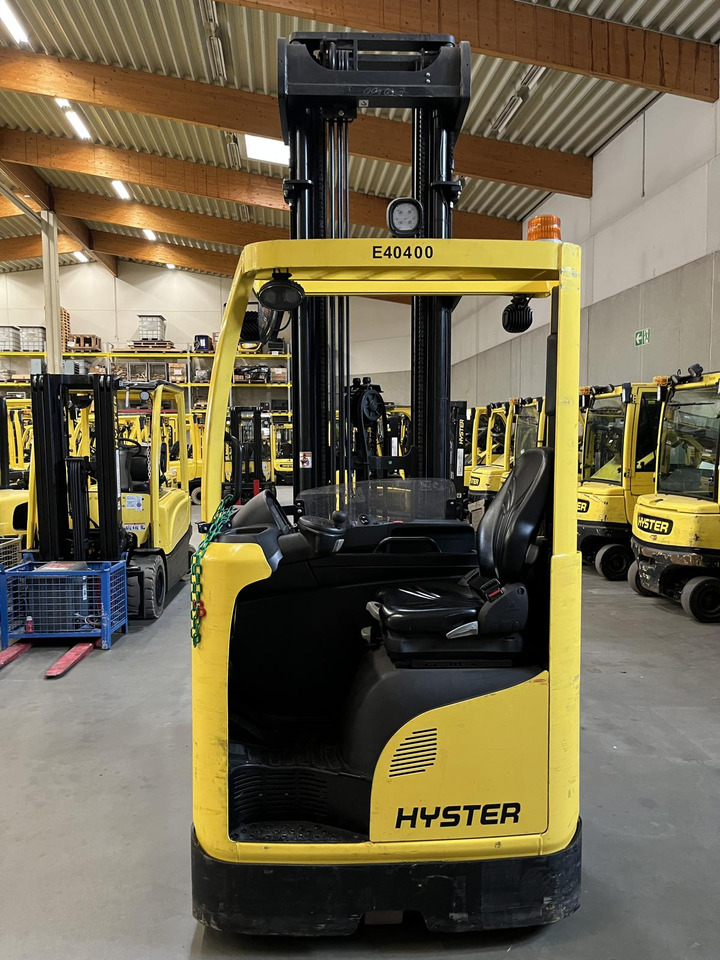 Hyster R1.6 - Empilhador retráctil: foto 1 Hyster R1.6 - Empilhador retráctil: foto 1