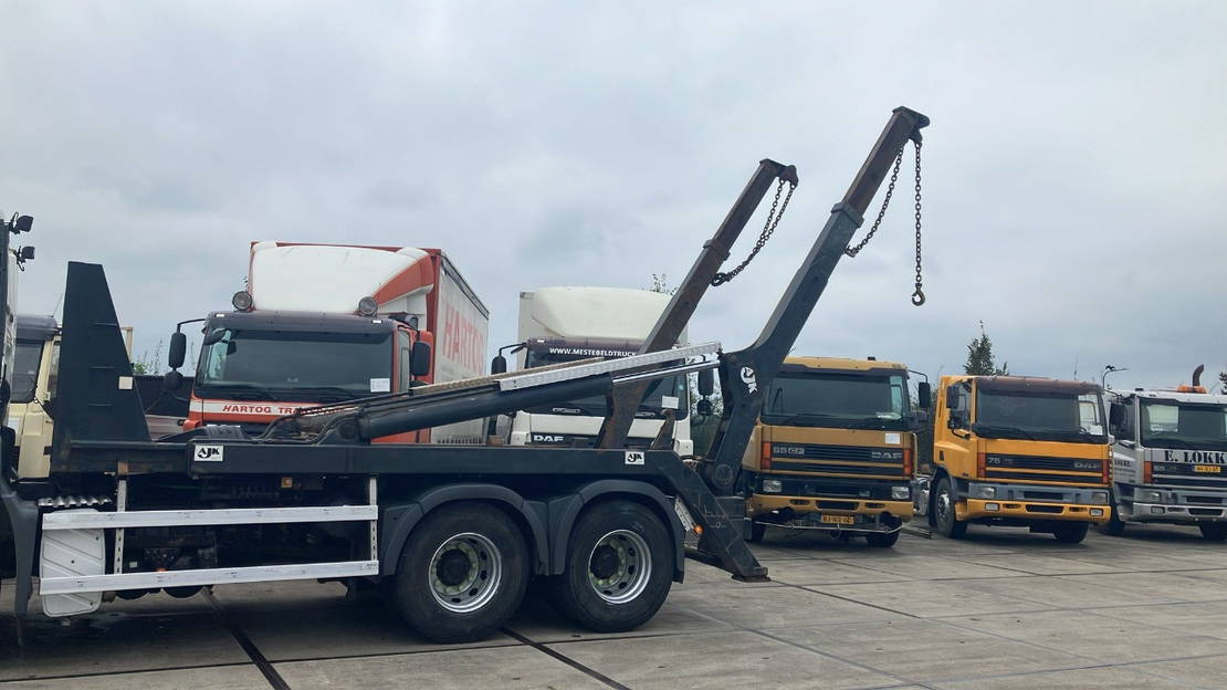 AJK AK 11 M Portaalarmsysteem - Sistema de elevação polibenne/ Multibenne: foto 1 AJK AK 11 M Portaalarmsysteem - Sistema de elevação polibenne/ Multibenne: foto 1