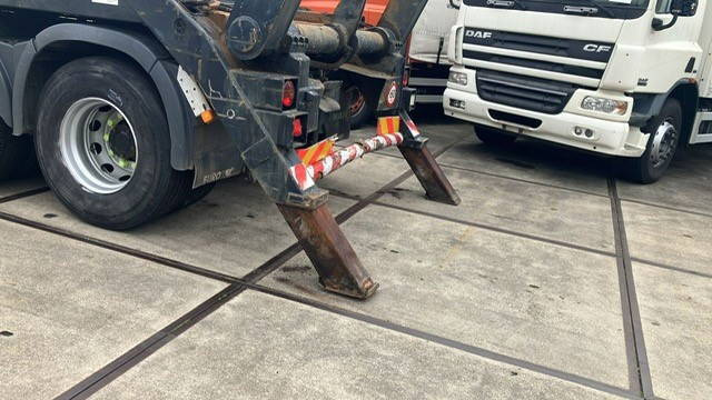 AJK AK 11 M Portaalarmsysteem - Sistema de elevação polibenne/ Multibenne: foto 2 AJK AK 11 M Portaalarmsysteem - Sistema de elevação polibenne/ Multibenne: foto 2