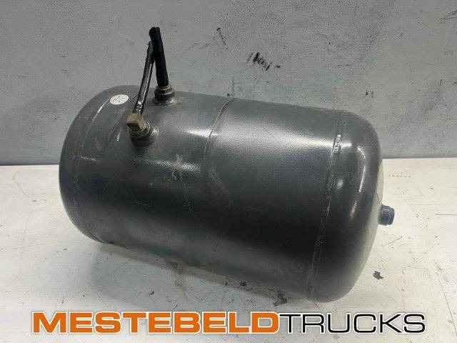 DAF Luchttank - Tanque de expansão por Camião: foto 1 DAF Luchttank - Tanque de expansão por Camião: foto 1