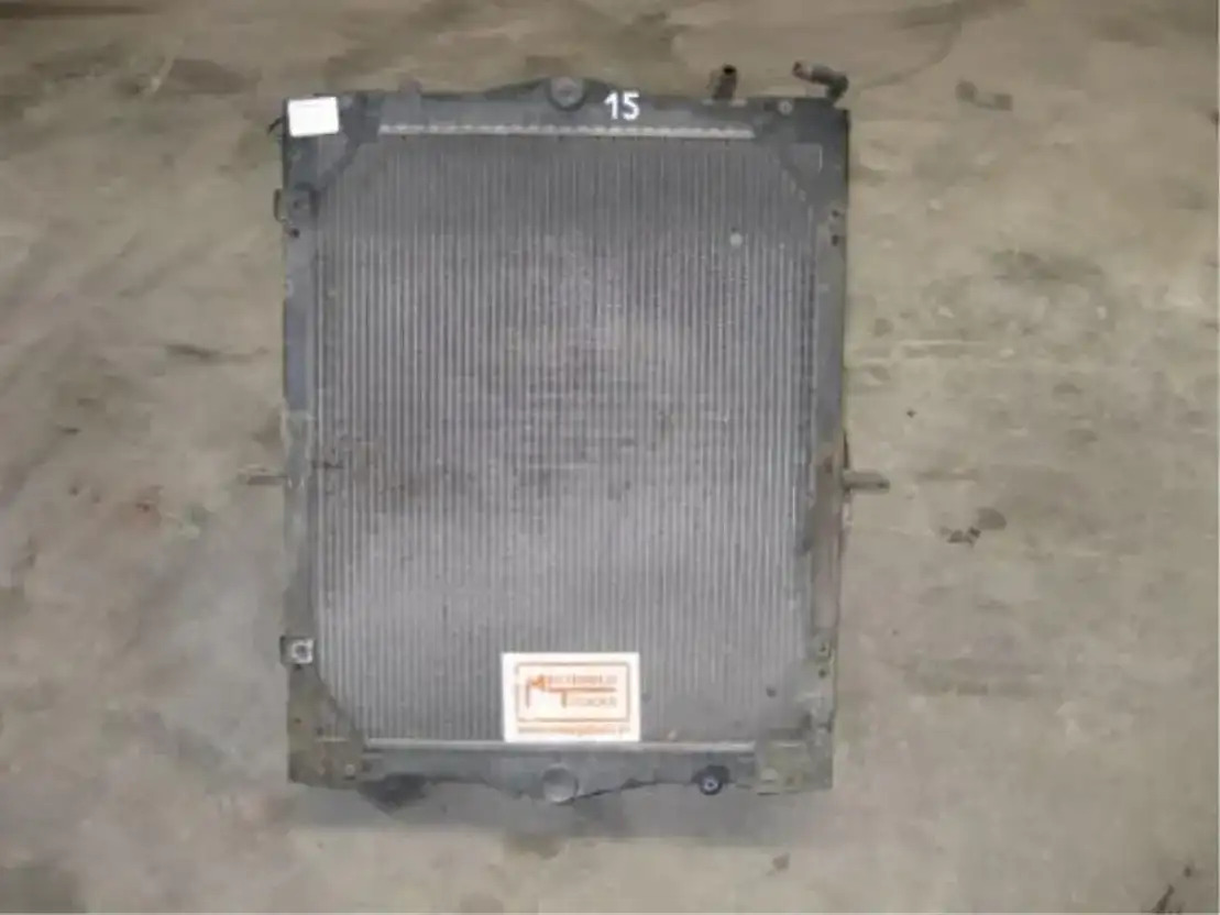 DAF Radiator - Sistema de arrefecimento por Camião: foto 1 DAF Radiator - Sistema de arrefecimento por Camião: foto 1