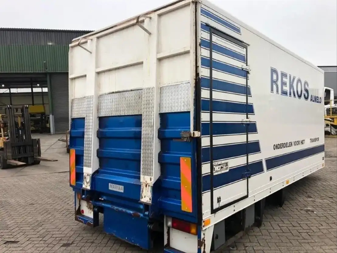 Diversen Laadbak voor paarden - Carroçaria para furgões: foto 1 Diversen Laadbak voor paarden - Carroçaria para furgões: foto 1