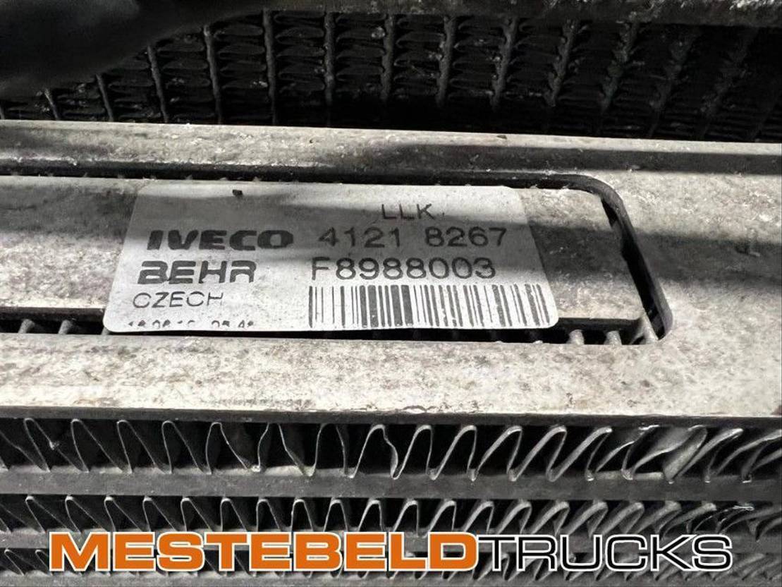 Iveco Radiateur en intercooler - Sistema de arrefecimento por Camião: foto 3 Iveco Radiateur en intercooler - Sistema de arrefecimento por Camião: foto 3