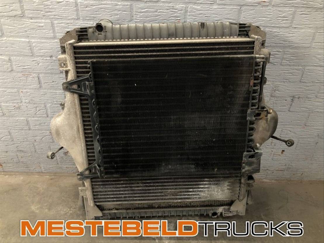 Iveco Radiateur set - Sistema de arrefecimento por Camião: foto 1 Iveco Radiateur set - Sistema de arrefecimento por Camião: foto 1
