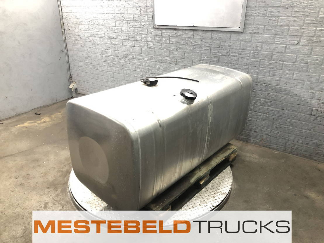 MAN Brandstoftank 710 liter - Sistema de combustível por Camião: foto 1 MAN Brandstoftank 710 liter - Sistema de combustível por Camião: foto 1