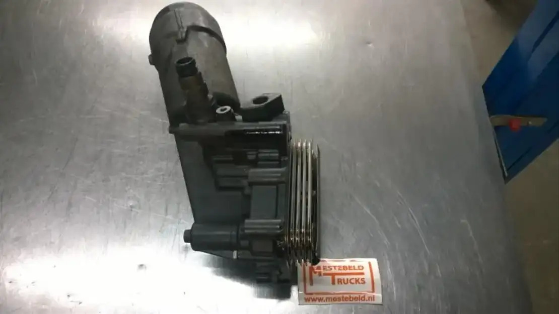 MAN Oliekoelermoduul D0834 TGL - Motor e peças por Camião: foto 1 MAN Oliekoelermoduul D0834 TGL - Motor e peças por Camião: foto 1