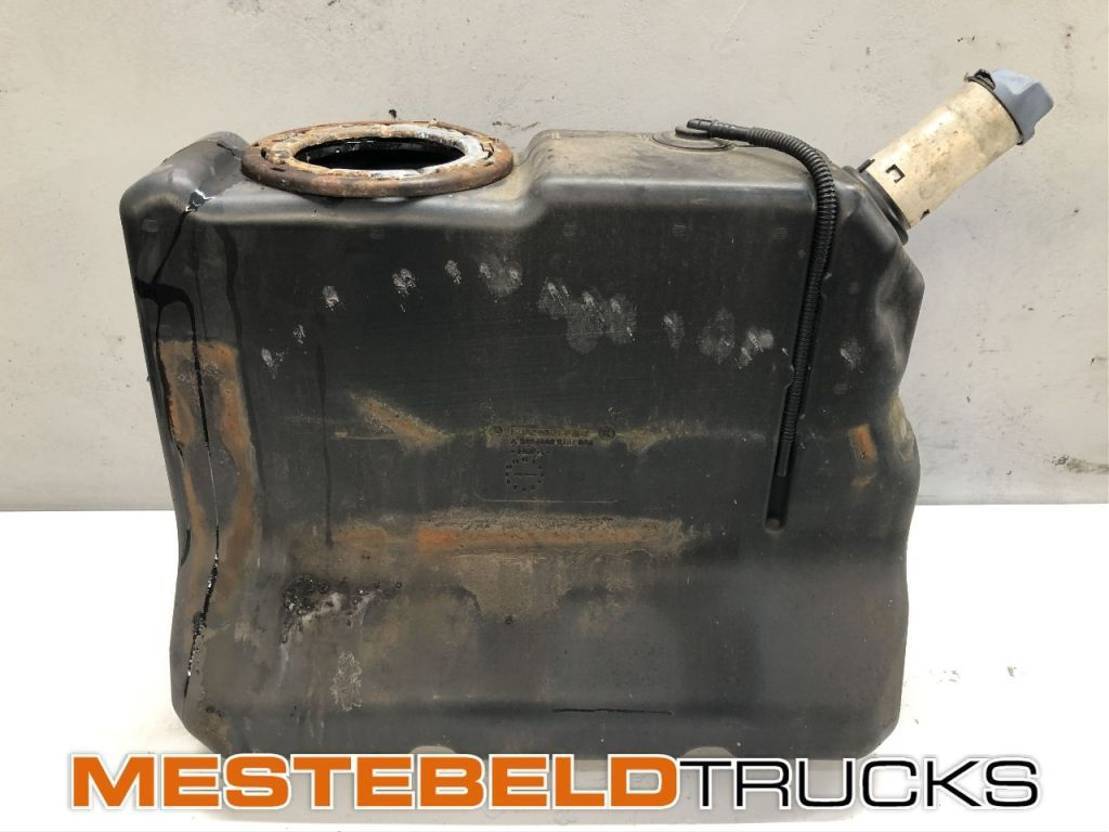 Mercedes-Benz Adblue tank 35 liter - Sistema de combustível por Camião: foto 1 Mercedes-Benz Adblue tank 35 liter - Sistema de combustível por Camião: foto 1