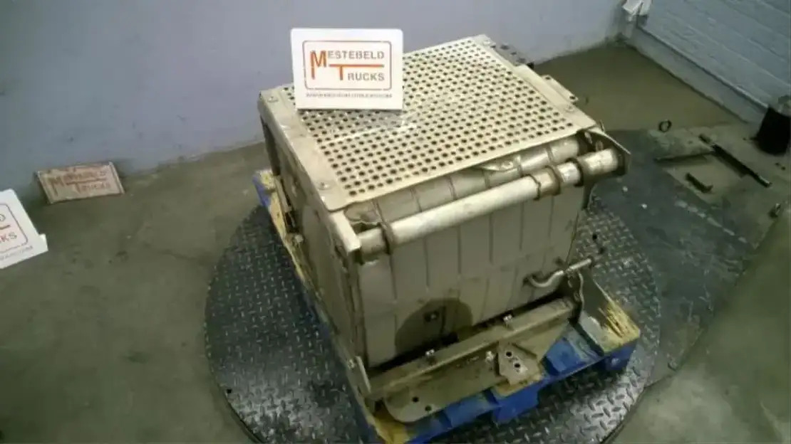 Mercedes-Benz Katalysator 230 L - Sistema de escape por Camião: foto 1 Mercedes-Benz Katalysator 230 L - Sistema de escape por Camião: foto 1