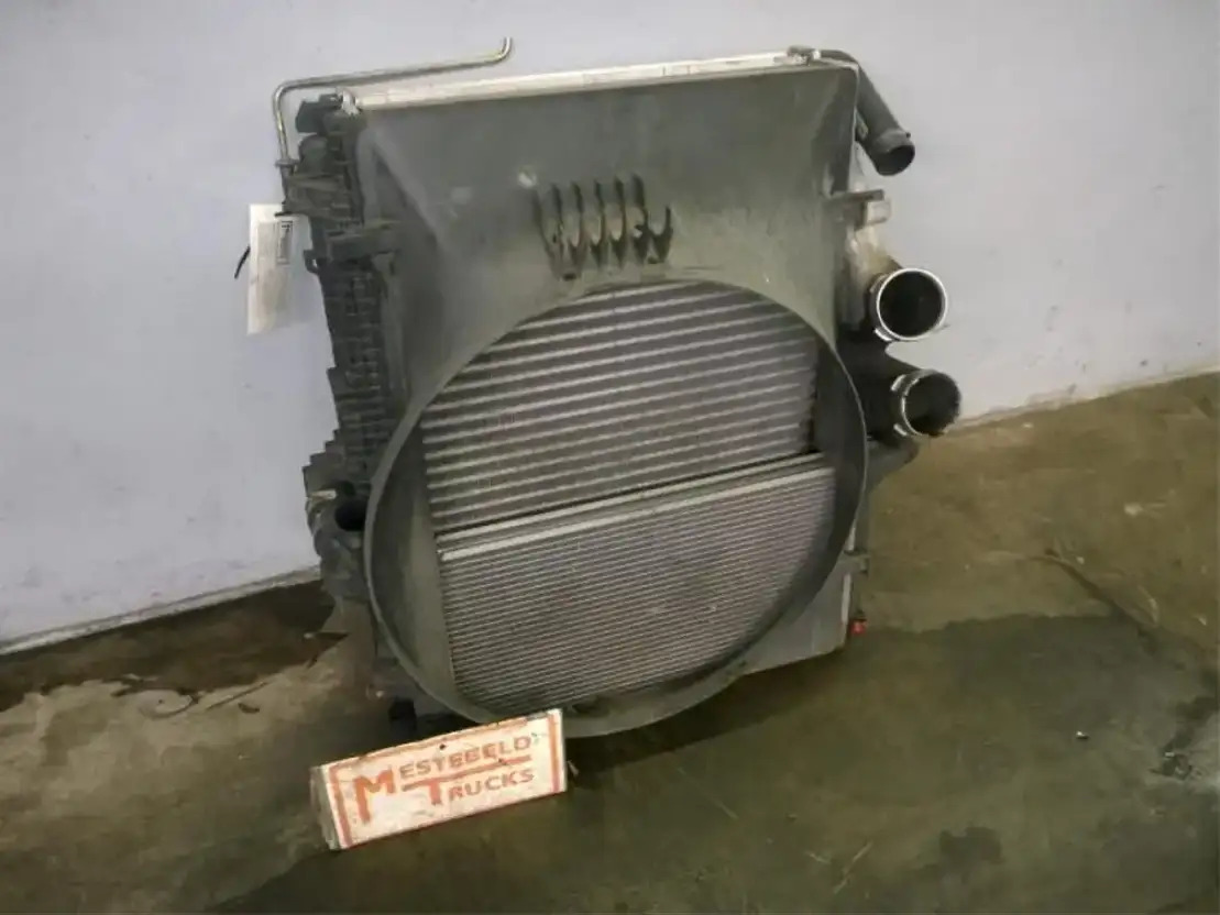 Mercedes-Benz Radiateur+intercooler Atego - Sistema de arrefecimento por Camião: foto 1 Mercedes-Benz Radiateur+intercooler Atego - Sistema de arrefecimento por Camião: foto 1