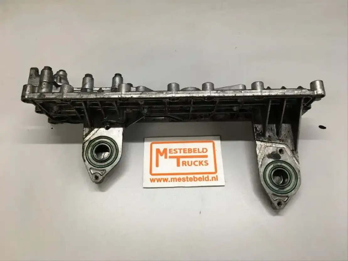 Scania Oliekoelerdeksel R164 - Motor e peças por Camião: foto 1 Scania Oliekoelerdeksel R164 - Motor e peças por Camião: foto 1