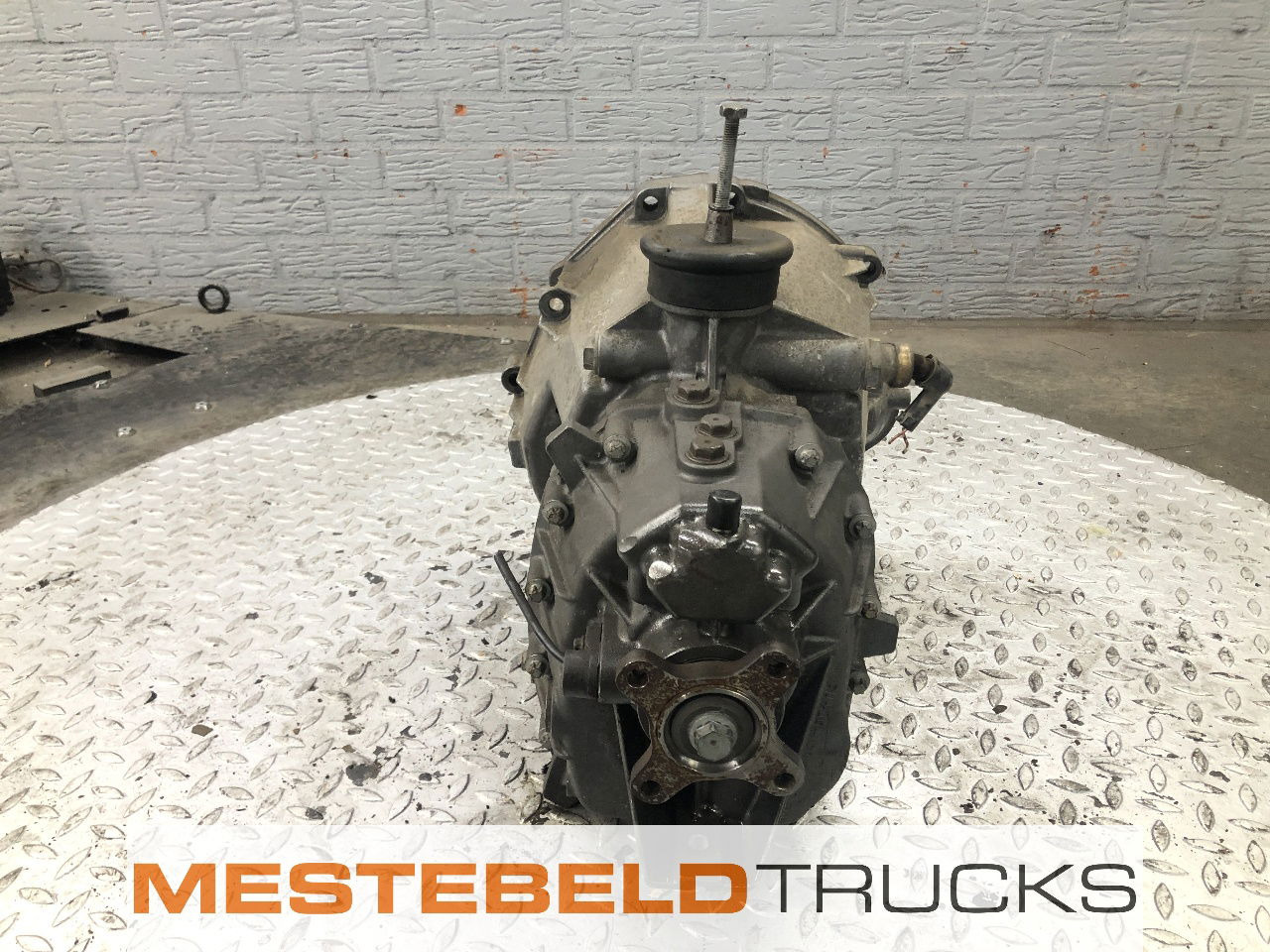 Volkswagen Versnellingsbak Crafter LT 2.5 G28-5R - Caixas de velocidade e peças por Camião: foto 2 Volkswagen Versnellingsbak Crafter LT 2.5 G28-5R - Caixas de velocidade e peças por Camião: foto 2