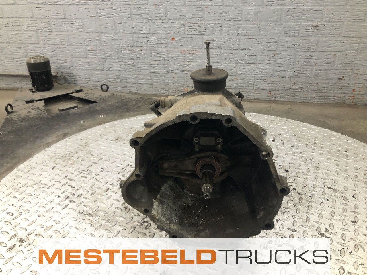 Volkswagen Versnellingsbak Crafter LT 2.5 G28-5R - Caixas de velocidade e peças por Camião: foto 4 Volkswagen Versnellingsbak Crafter LT 2.5 G28-5R - Caixas de velocidade e peças por Camião: foto 4