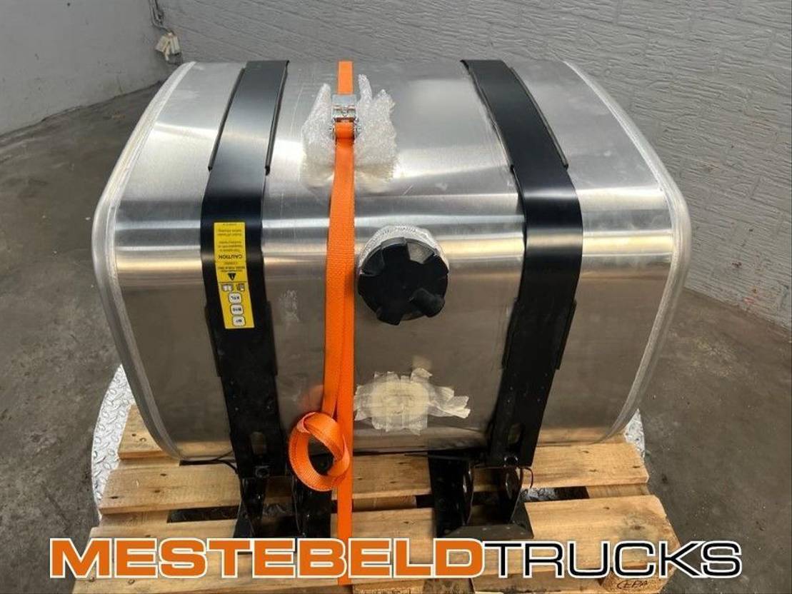 Volvo D tank met steunen 330 liter - Sistema de combustível por Camião: foto 1 Volvo D tank met steunen 330 liter - Sistema de combustível por Camião: foto 1