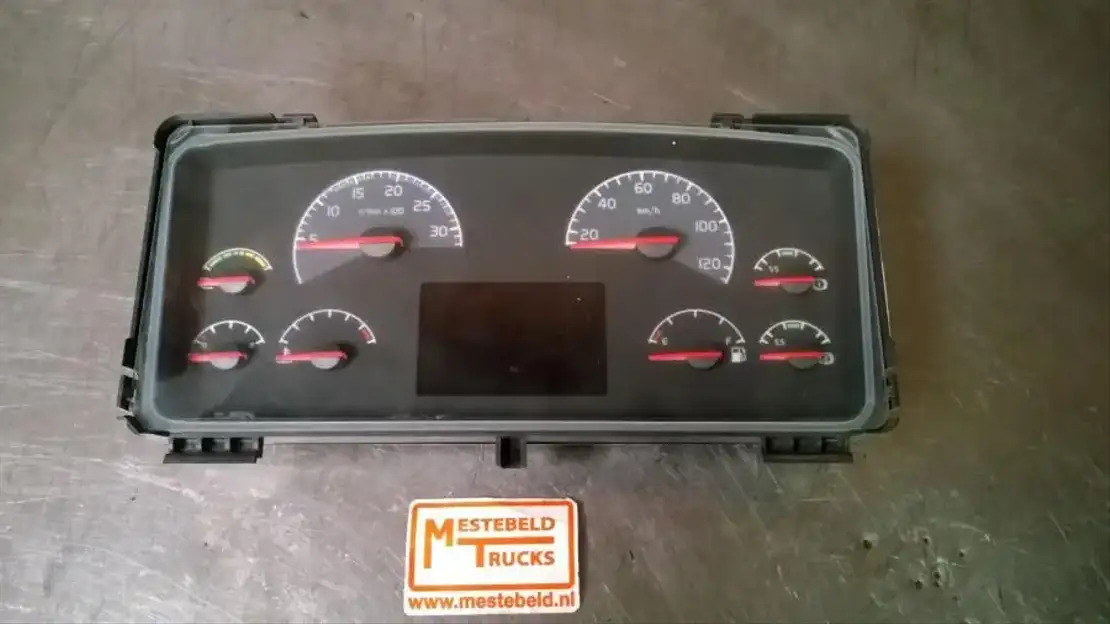 Volvo Instrumentenpaneel  - Cabine e interior por Camião: foto 1 Volvo Instrumentenpaneel  - Cabine e interior por Camião: foto 1