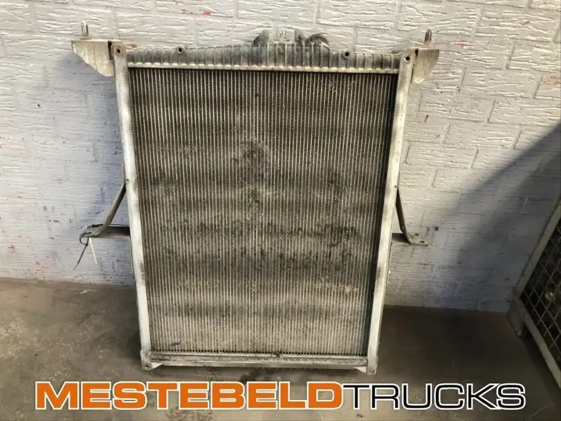 Volvo Radiator compleet - Radiador por Camião: foto 1 Volvo Radiator compleet - Radiador por Camião: foto 1