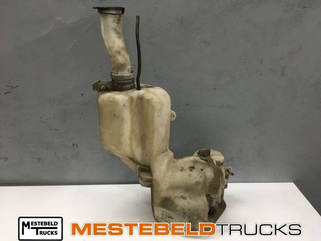 Volvo Ruitensproeierreservoir - Cabine e interior por Camião: foto 1 Volvo Ruitensproeierreservoir - Cabine e interior por Camião: foto 1