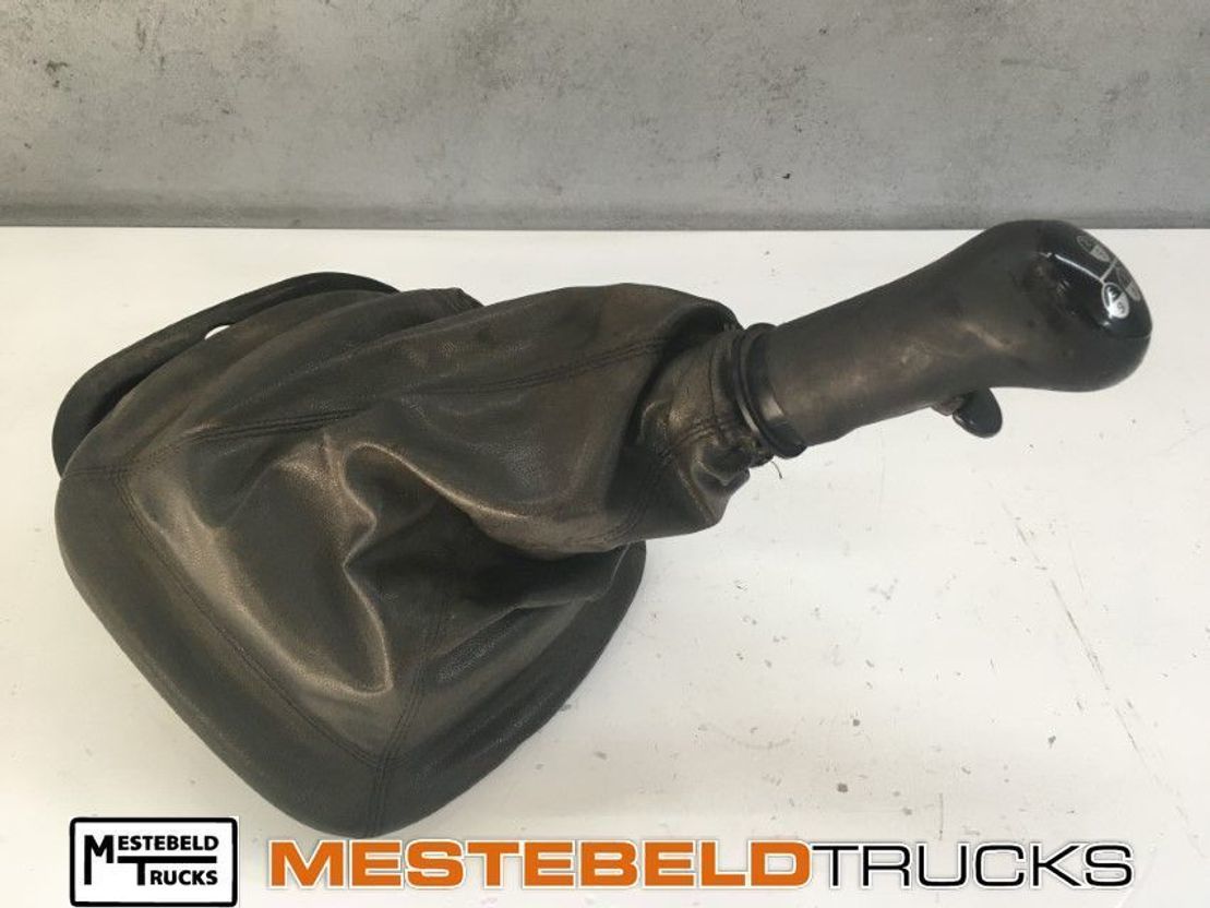 Volvo Versnellingspook - Cabine e interior por Camião: foto 1 Volvo Versnellingspook - Cabine e interior por Camião: foto 1