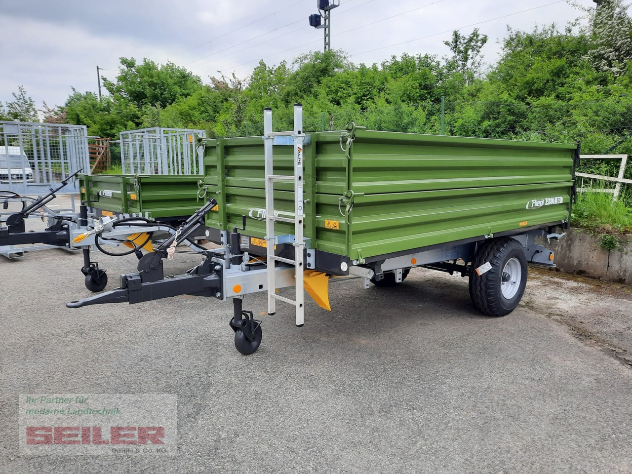 Fliegl EDK 50 FOX + Aufbau 400 mm - Reboque agrícola: foto 1 Fliegl EDK 50 FOX + Aufbau 400 mm - Reboque agrícola: foto 1