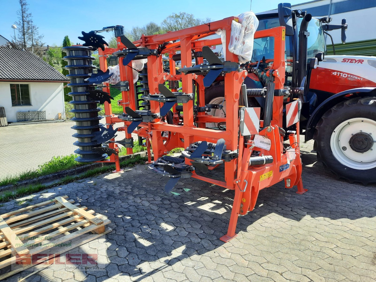 Kuhn Cultimer L 400 R NSM + T-Liner-Walze - Cultivador: foto 1 Kuhn Cultimer L 400 R NSM + T-Liner-Walze - Cultivador: foto 1